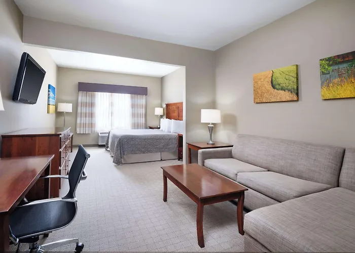 Western Mill Village & 3*