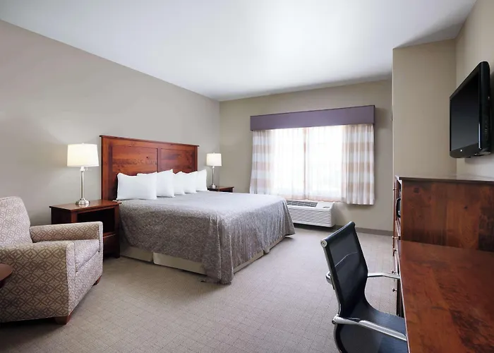 Western Mill Village & Hotel 3*